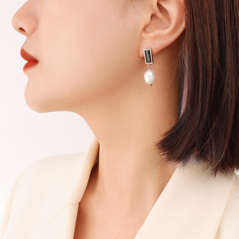 Inlaid Gemstone With Pearl Earings